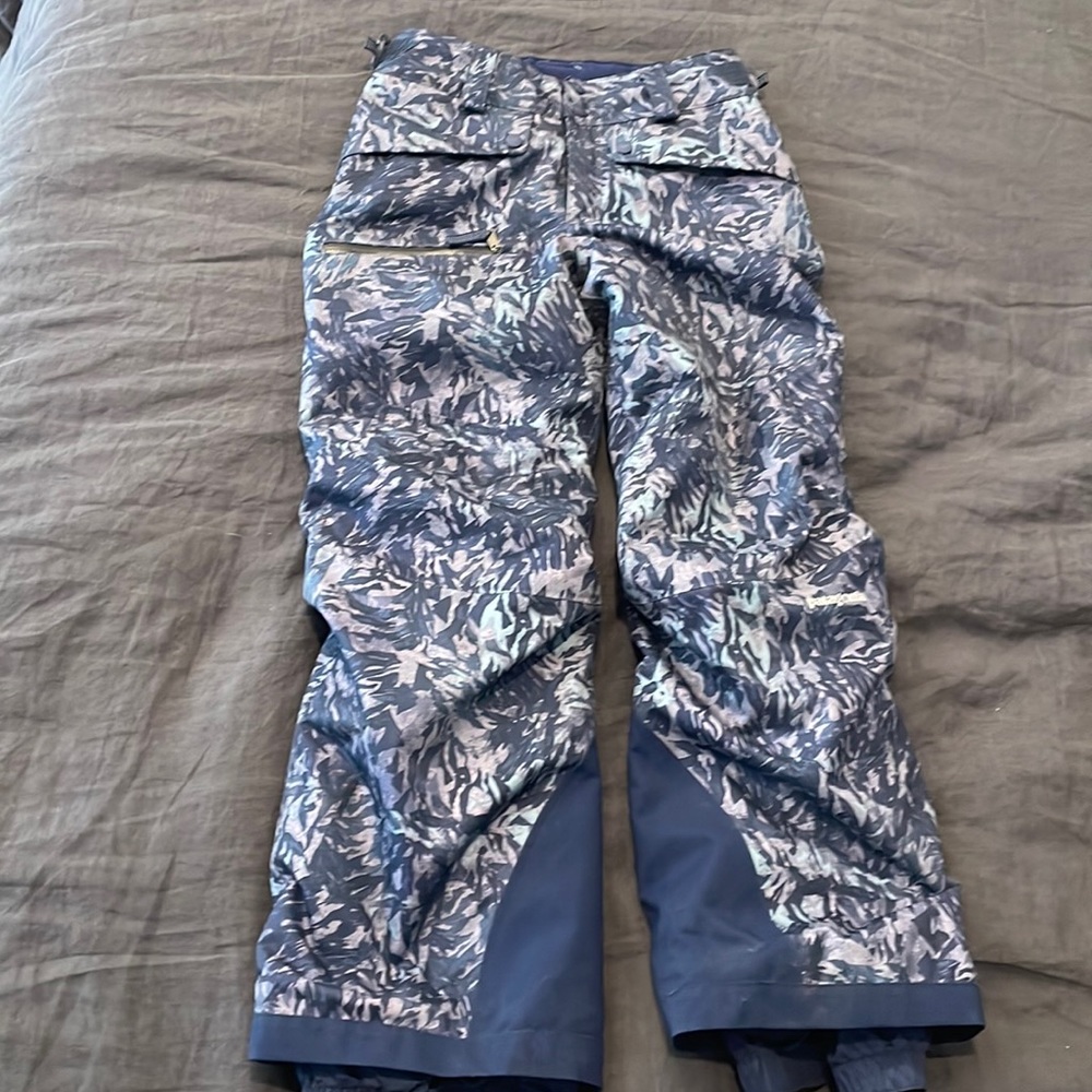 Patagonia kids snow pants size S or 7-8